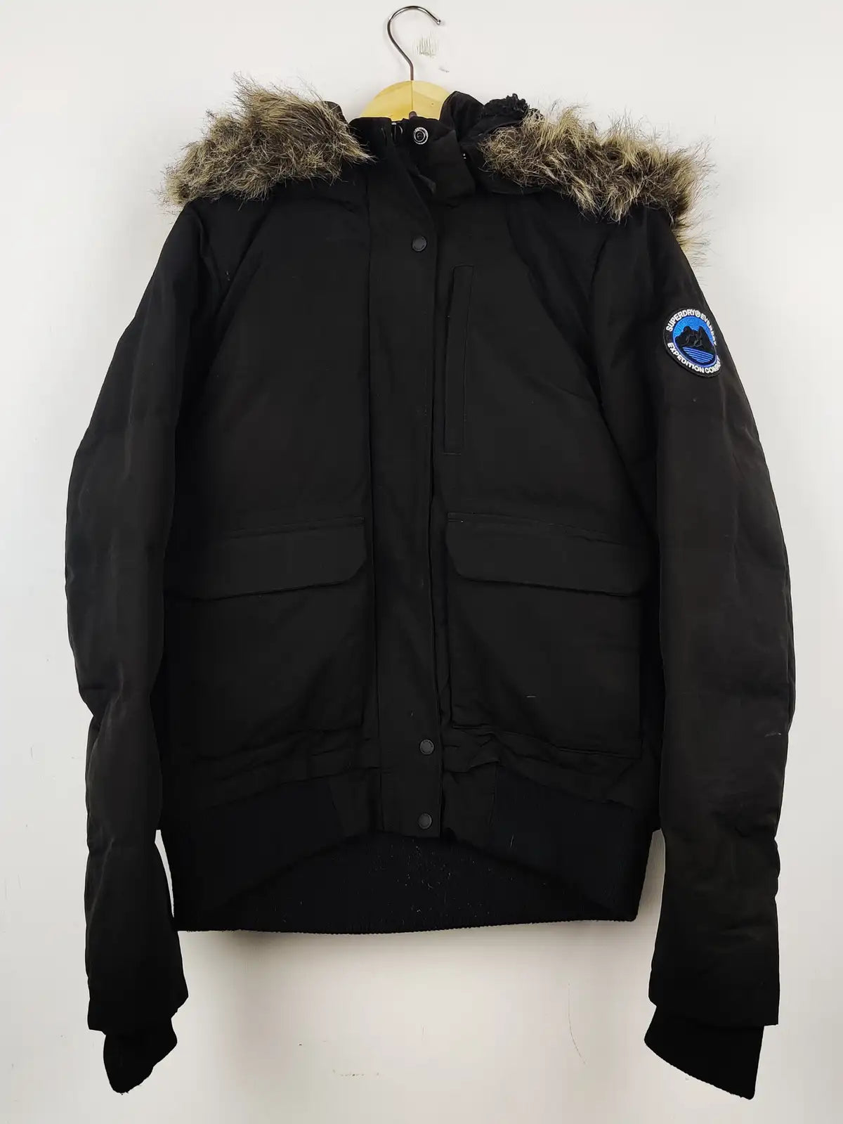 Buy online pre-used pre-loved 100% authentic & Original branded Super Dry (JKT-629) available in Pakistan. Top international brands avilable.