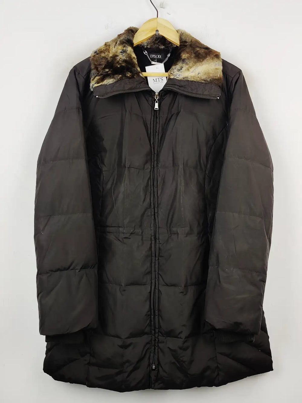 Buy online pre-used pre-loved 100% authentic & Original branded Episode (JKT-630) available in Pakistan. Top international brands avilable.