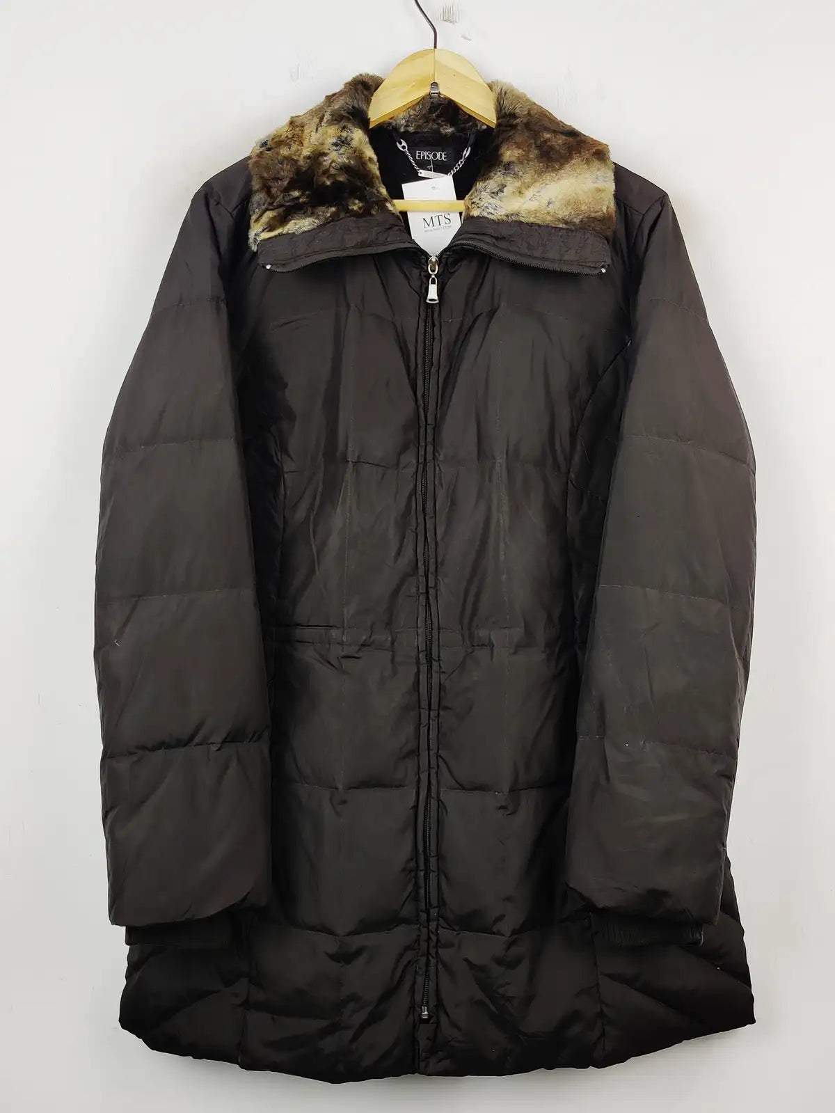 Buy online pre-used pre-loved 100% authentic & Original branded Episode (JKT-630) available in Pakistan. Top international brands avilable.