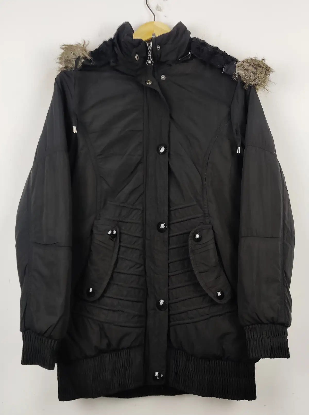 Buy online pre-used pre-loved 100% authentic & Original branded H&S (JKT-652) available in Pakistan. Top international brands avilable.