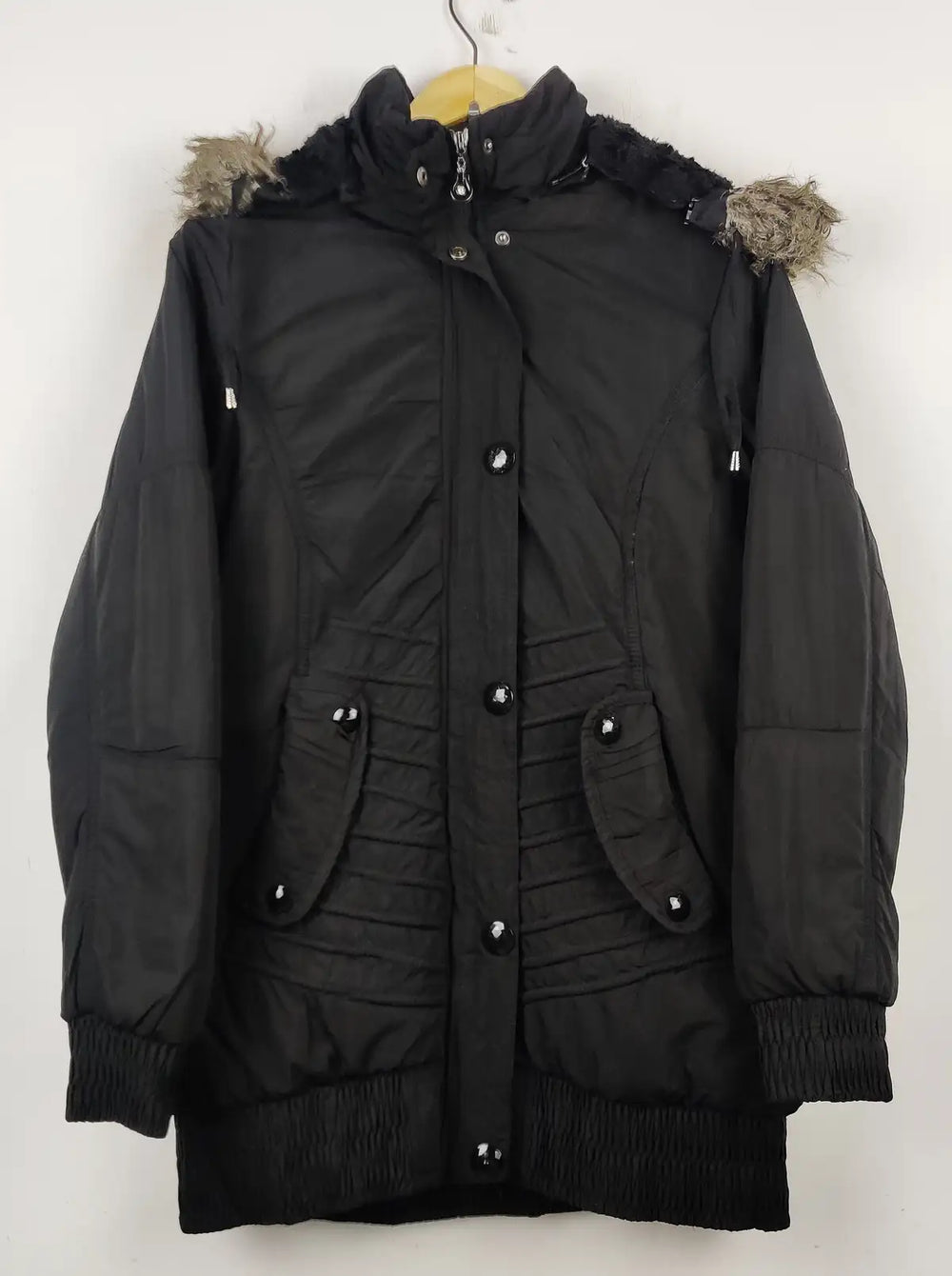 Buy online pre-used pre-loved 100% authentic & Original branded H&S (JKT-652) available in Pakistan. Top international brands avilable.