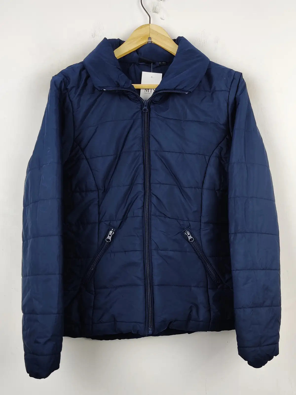 Buy online pre-used pre-loved 100% authentic & Original branded Esmara (JKT-658) available in Pakistan. Top international brands avilable.