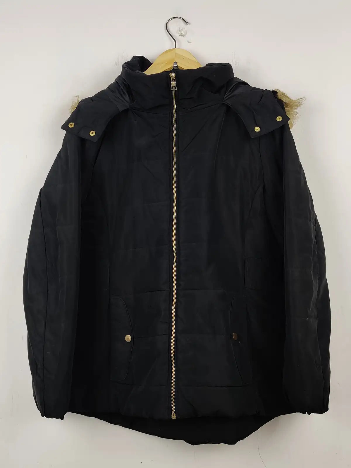 Buy online pre-used pre-loved 100% authentic & Original branded H&M (JKT-663) available in Pakistan. Top international brands avilable.