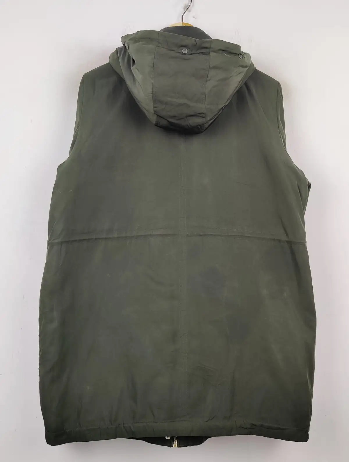 Wallis (JKT-665)