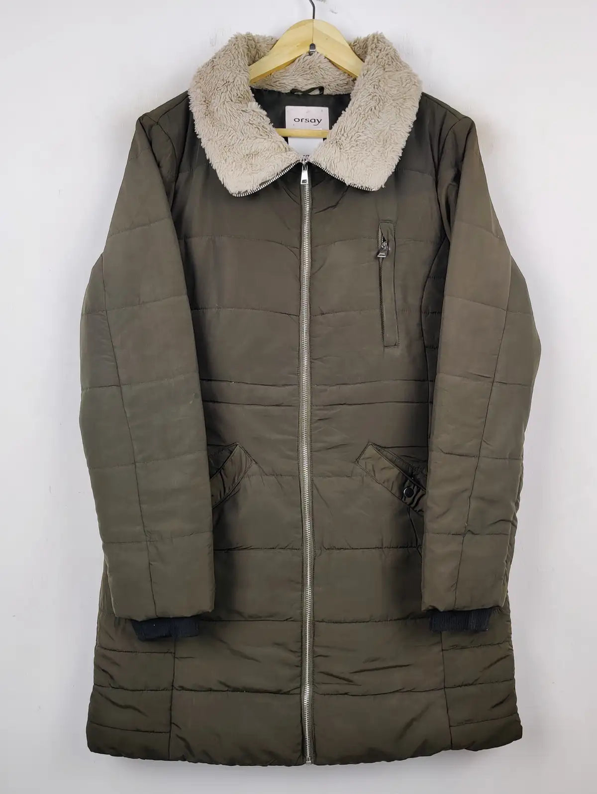 Orsay (JKT-668)