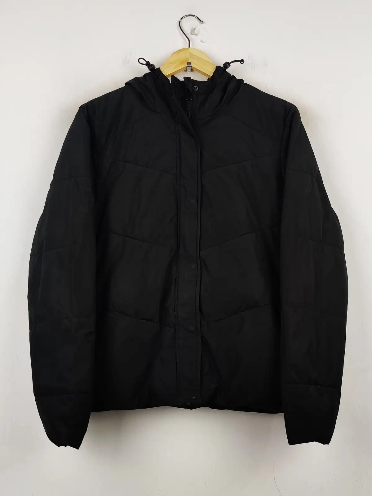 Buy online pre-used pre-loved 100% authentic & Original branded Cropp (JKT-676) available in Pakistan. Top international brands avilable.