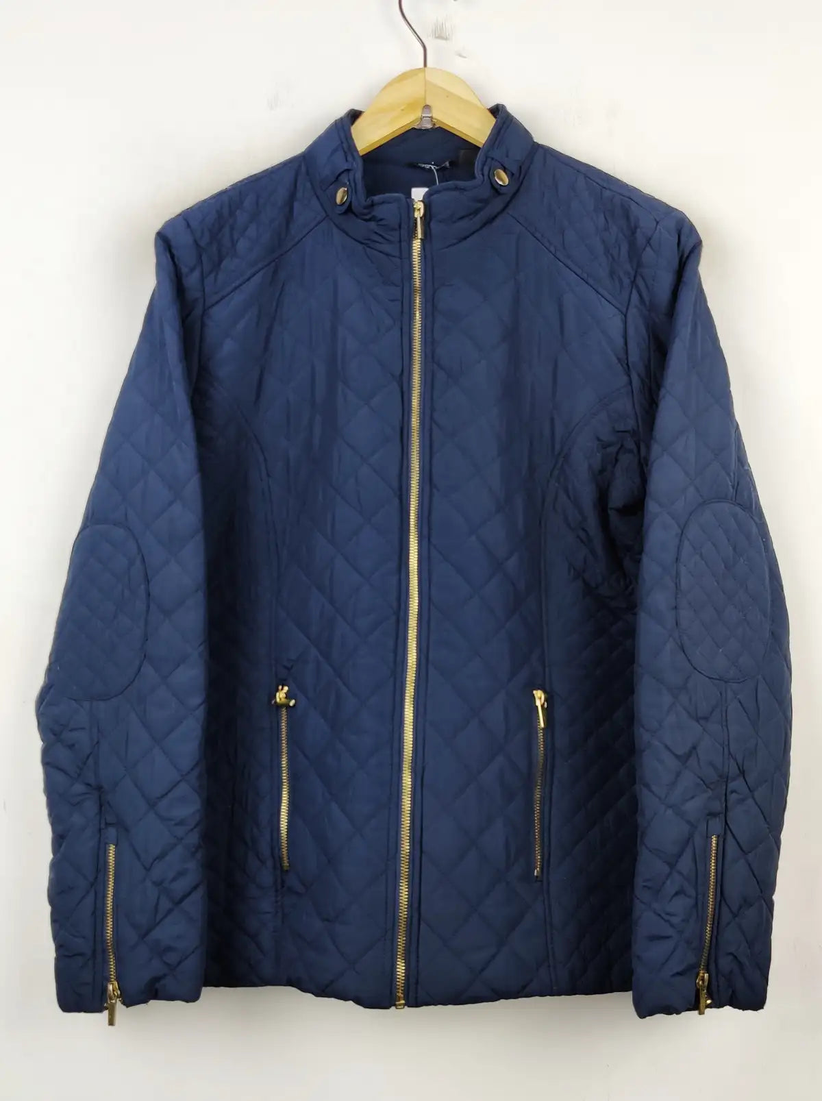 Buy online pre-used pre-loved 100% authentic & Original branded Esmara (JKT-682) available in Pakistan. Top international brands avilable.