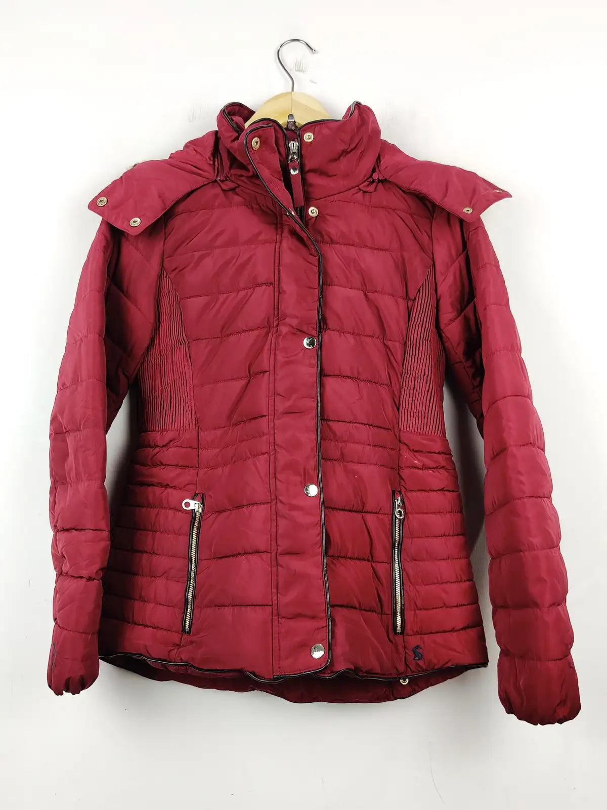 Buy online pre-used pre-loved 100% authentic & Original branded Joules (JKT-687) available in Pakistan. Top international brands avilable.