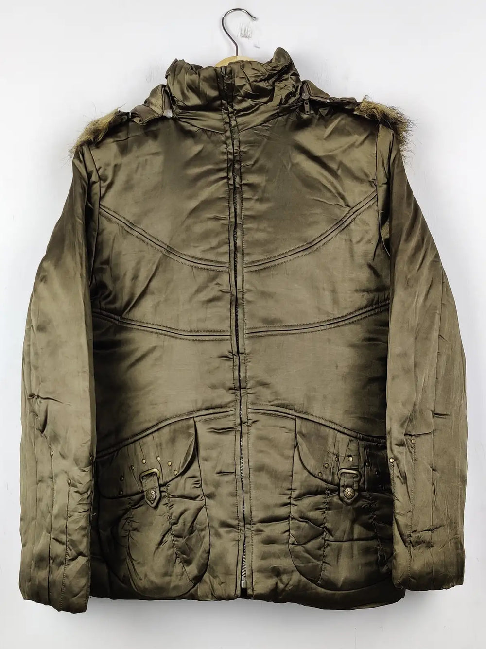 Buy online pre-used pre-loved 100% authentic & Original branded Eaglebear (JKT-688) available in Pakistan. Top international brands avilable.