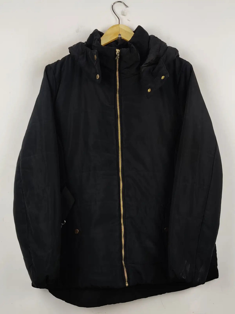 Buy online pre-used pre-loved 100% authentic & Original branded H&M (JKT-691) available in Pakistan. Top international brands avilable.