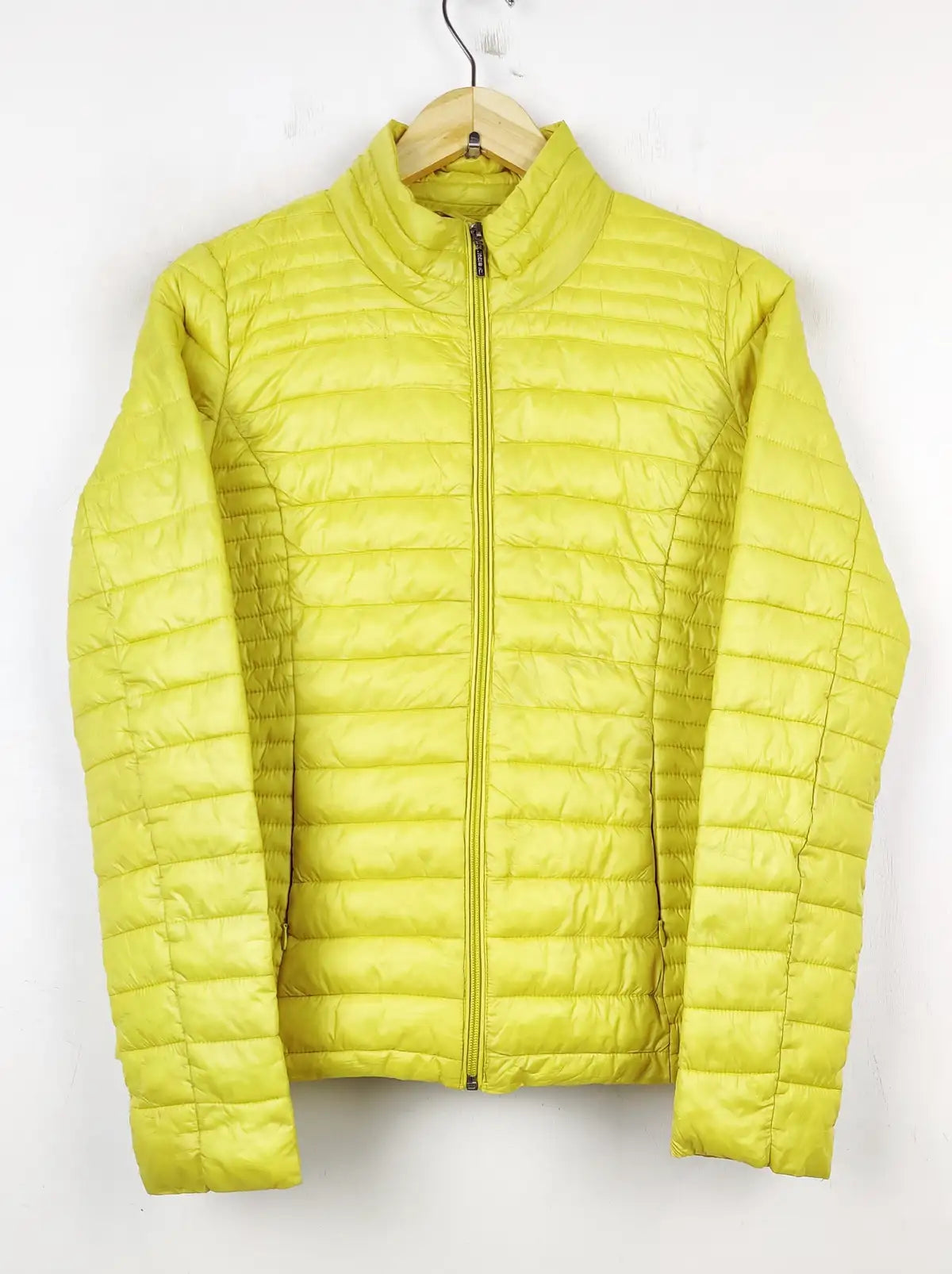 Buy online pre-used pre-loved 100% authentic & Original branded Top Secret (JKT-692) available in Pakistan. Top international brands avilable.