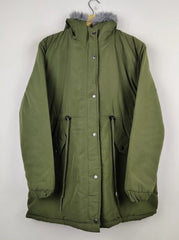 Buy online pre-used pre-loved 100% authentic & Original branded Unknown Brand (JKT-715) available in Pakistan. Top international brands avilable.