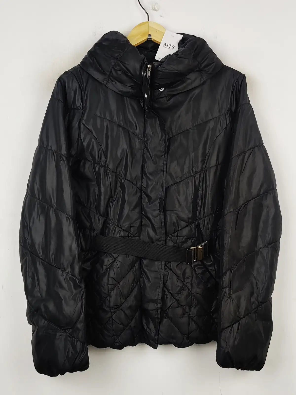 Buy online pre-used pre-loved 100% authentic & Original branded H&M (JKT-720) available in Pakistan. Top international brands avilable.