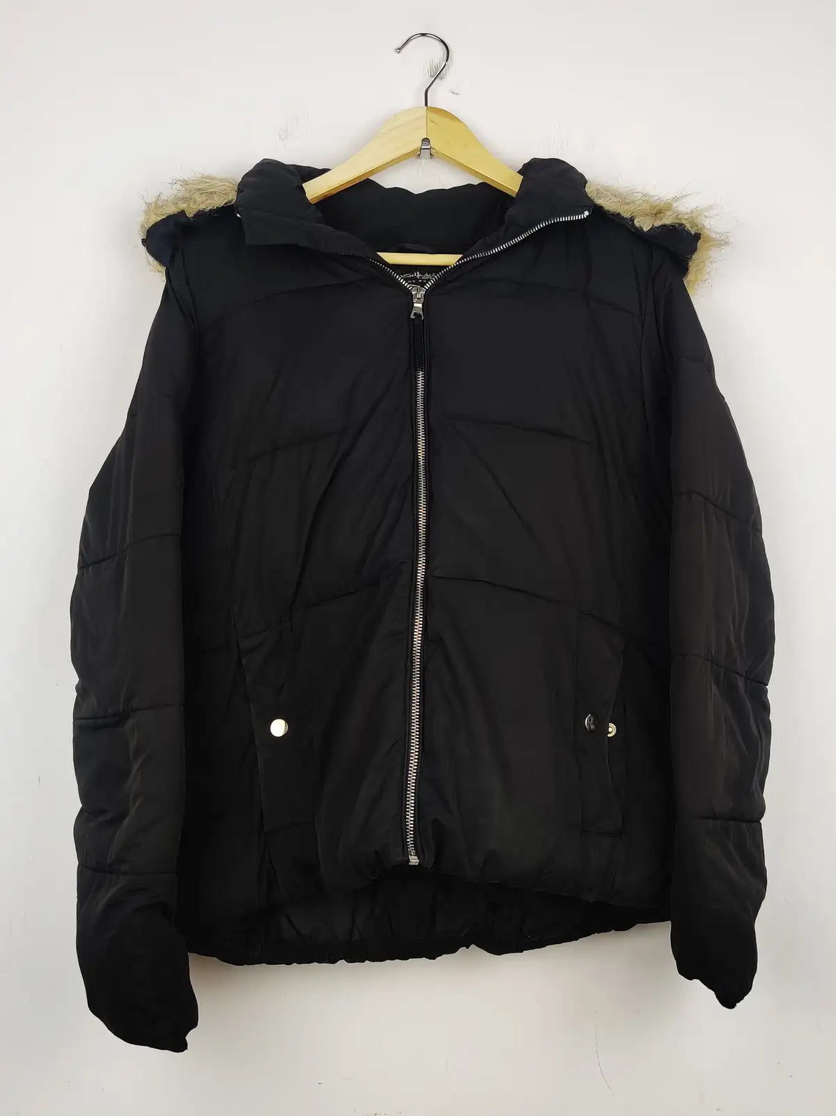 Buy online pre-used pre-loved 100% authentic & Original branded Miss Selfridge (JKT-732) available in Pakistan. Top international brands avilable.