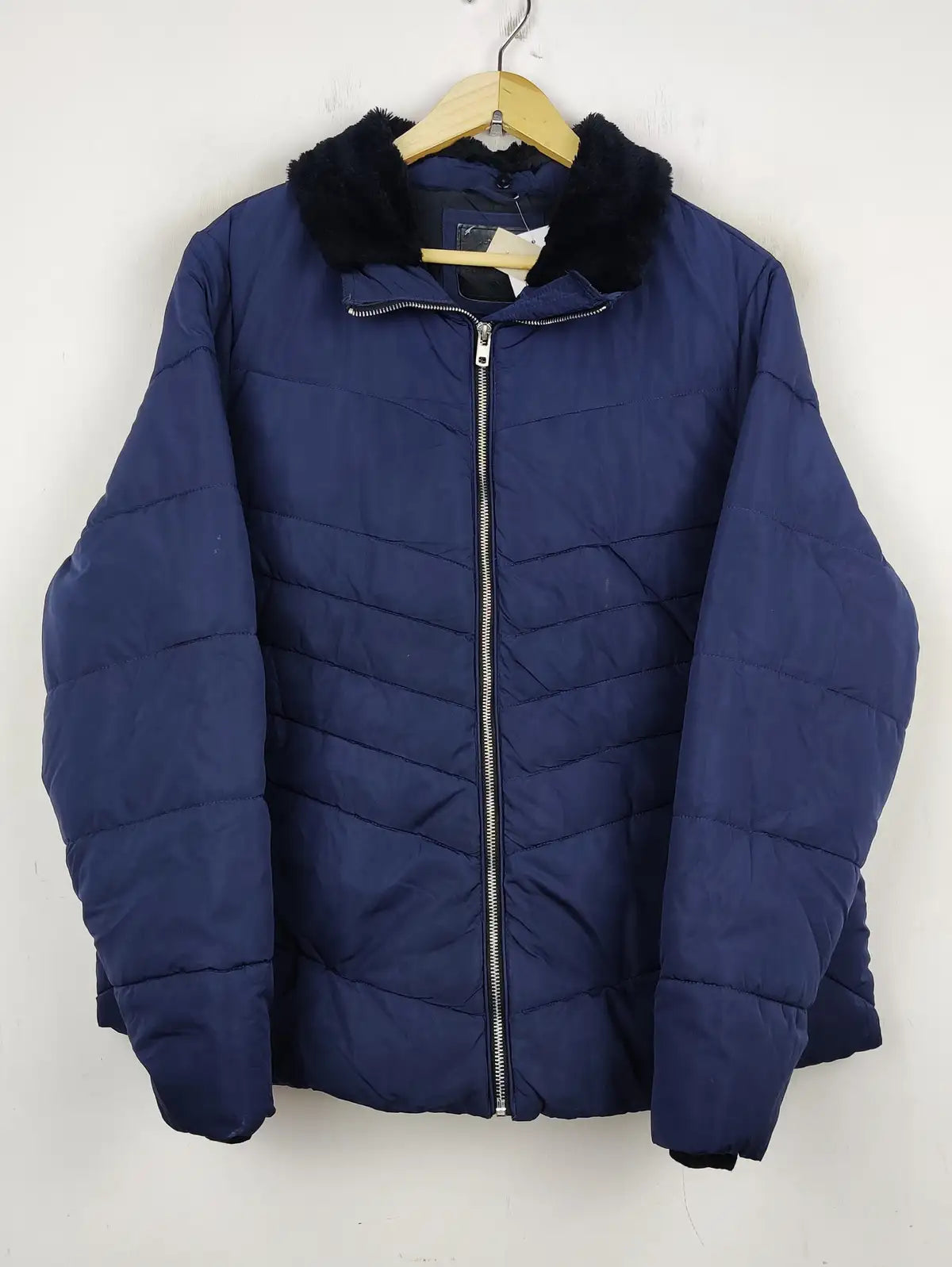 Buy online pre-used pre-loved 100% authentic & Original branded Papaya (JKT-733) available in Pakistan. Top international brands avilable.