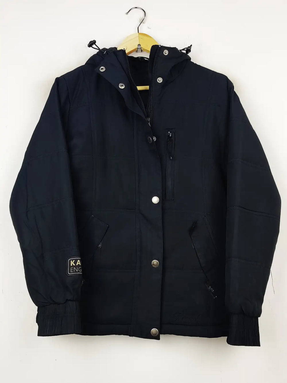 Buy online pre-used pre-loved 100% authentic & Original branded Kangol (JKT-744) available in Pakistan. Top international brands avilable.