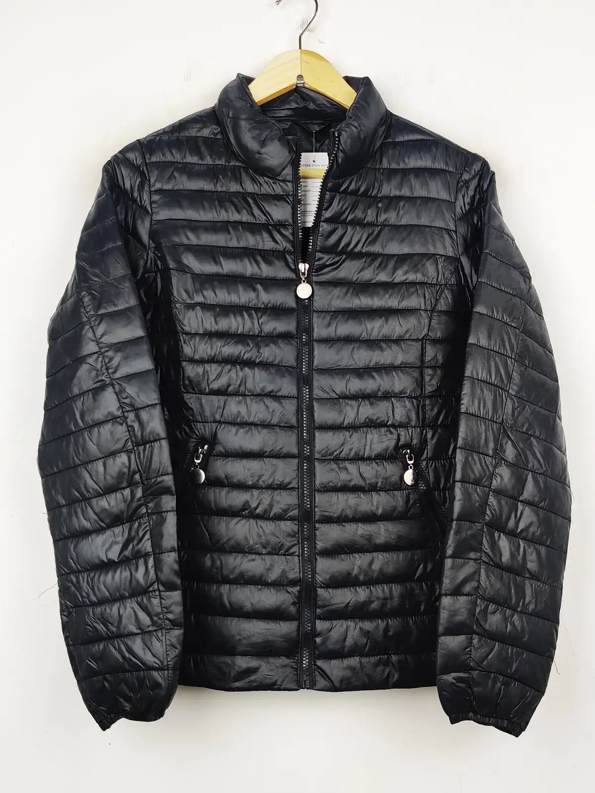 Buy online pre-used pre-loved 100% authentic & Original branded Unknown Brand (JKT-745) available in Pakistan. Top international brands avilable.
