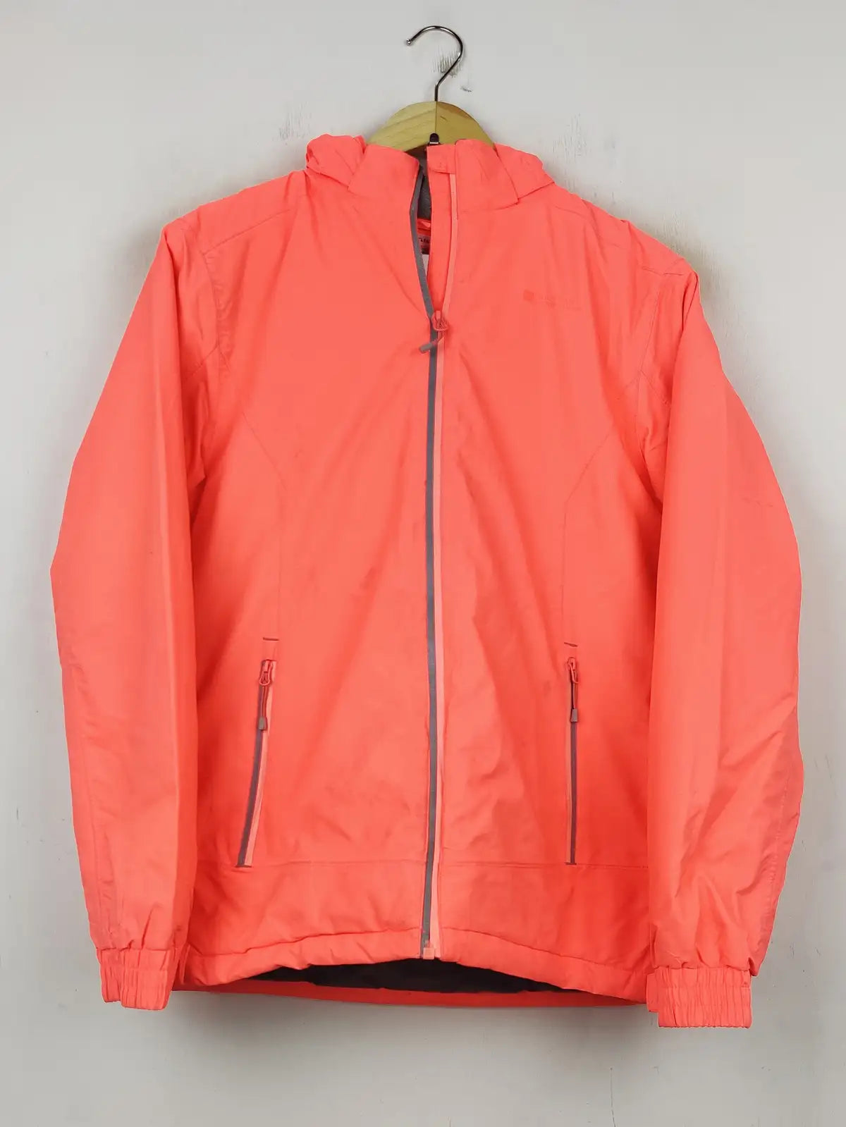 Buy online pre-used pre-loved 100% authentic & Original branded Caitlin Stevens (JKT-758) available in Pakistan. Top international brands avilable.
