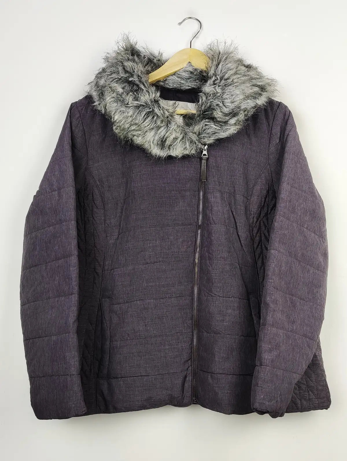 Buy online pre-used pre-loved 100% authentic & Original branded John Rocha (JKT-814) available in Pakistan. Top international brands avilable.