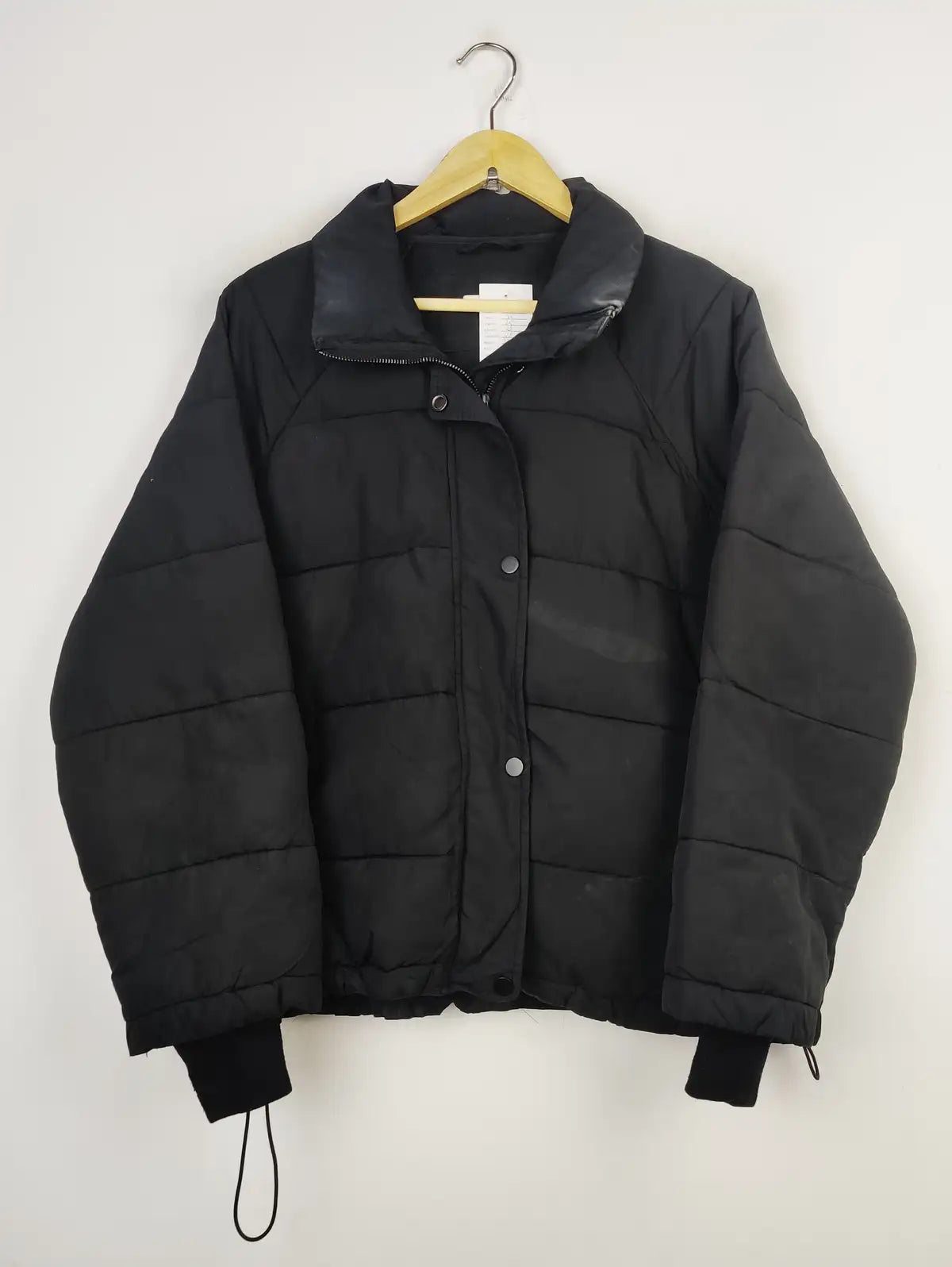 Buy online pre-used pre-loved 100% authentic & Original branded H&M (JKT-824) available in Pakistan. Top international brands avilable.