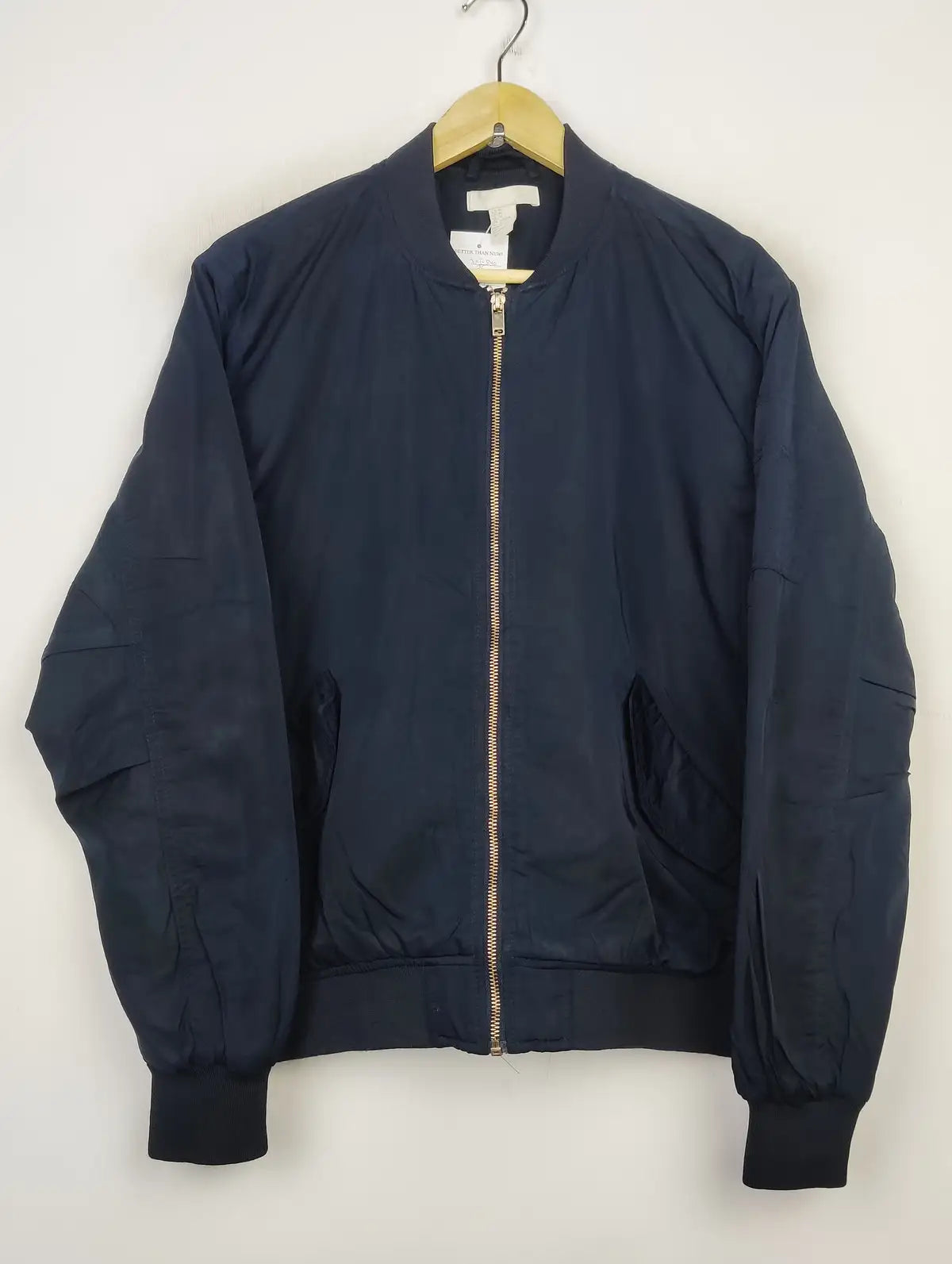 Buy online pre-used pre-loved 100% authentic & Original branded H&M (JKT-840) available in Pakistan. Top international brands avilable.