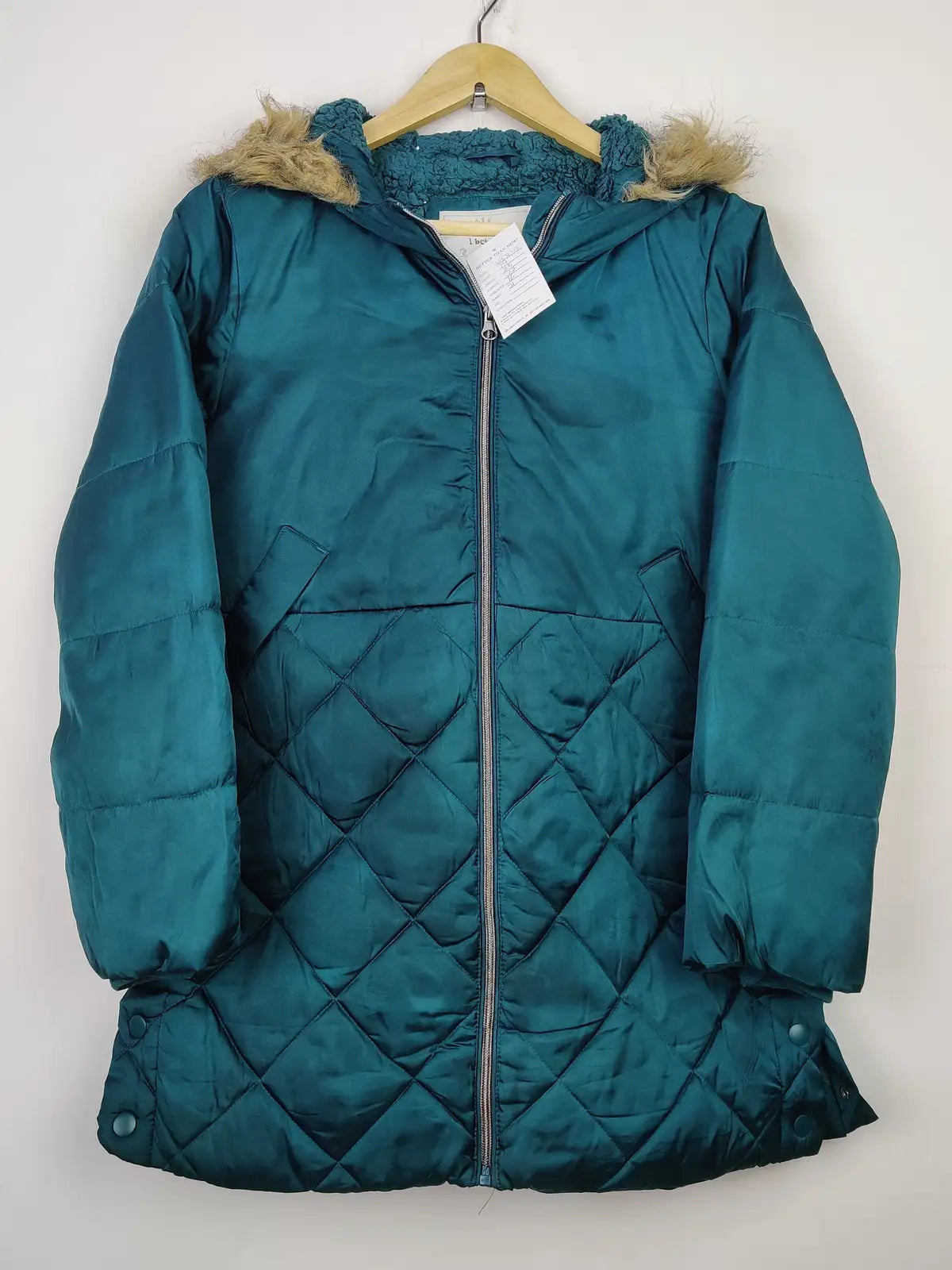 Buy online pre-used pre-loved 100% authentic & Original branded Tu (JKT-848) available in Pakistan. Top international brands avilable.