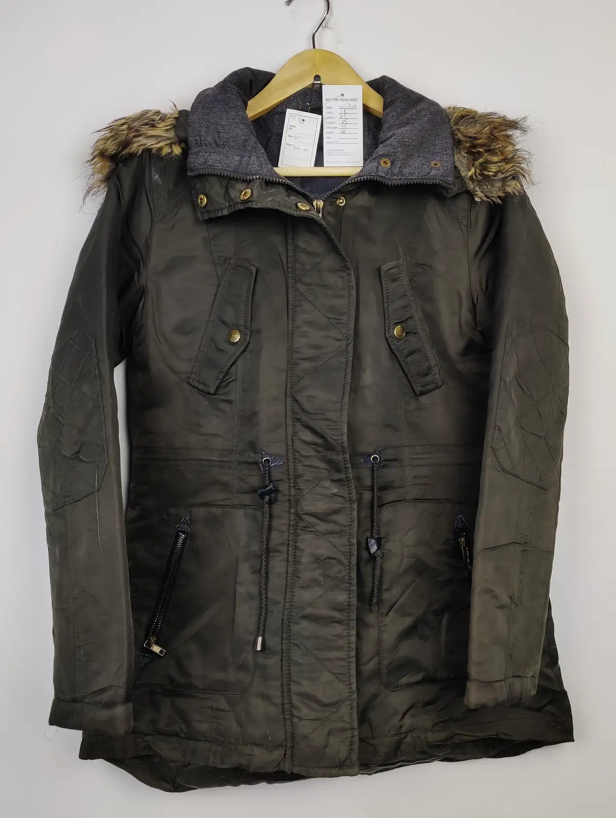 Buy online pre-used pre-loved 100% authentic & Original branded Unknown Brand (JKT-849) available in Pakistan. Top international brands avilable.