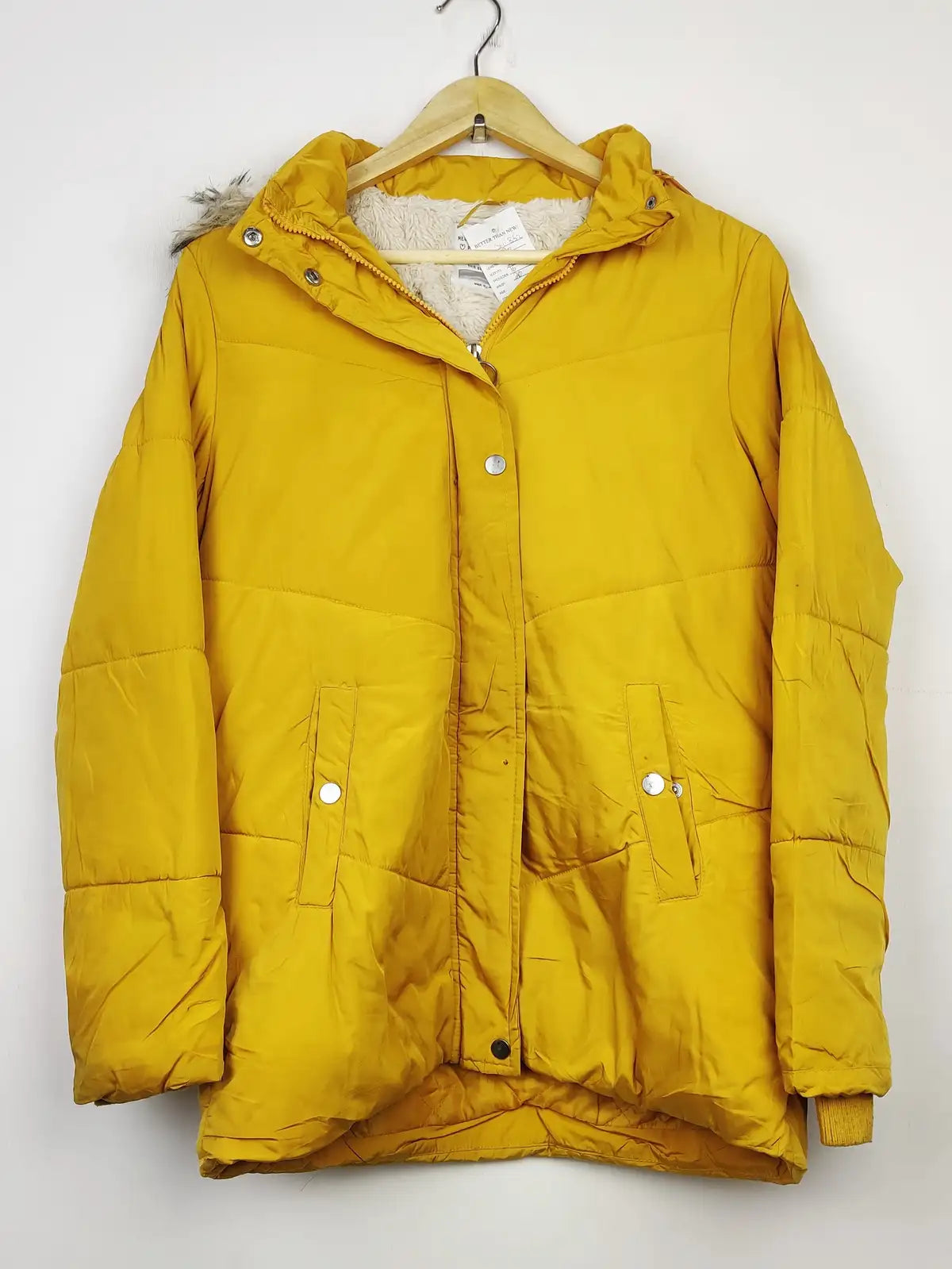 Buy online pre-used pre-loved 100% authentic & Original branded Primark (JKT-852) available in Pakistan. Top international brands avilable.