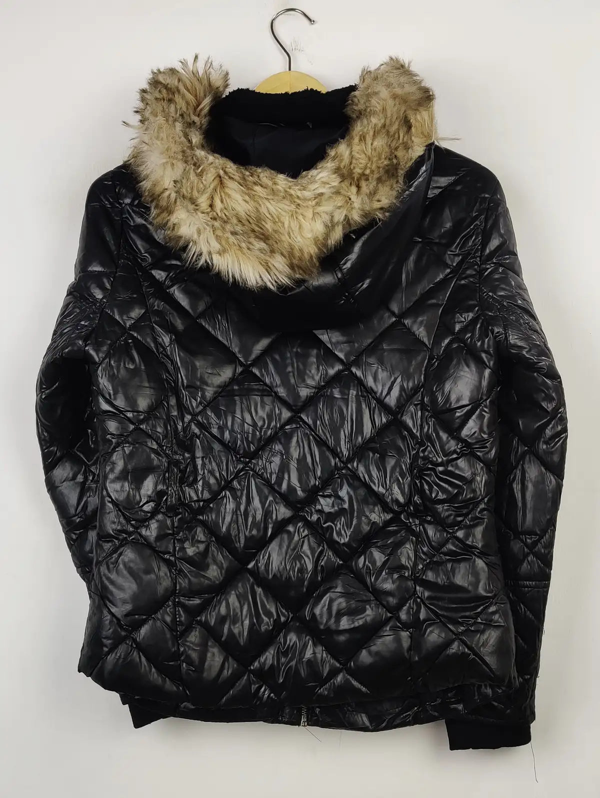 River Island (JKT-891)