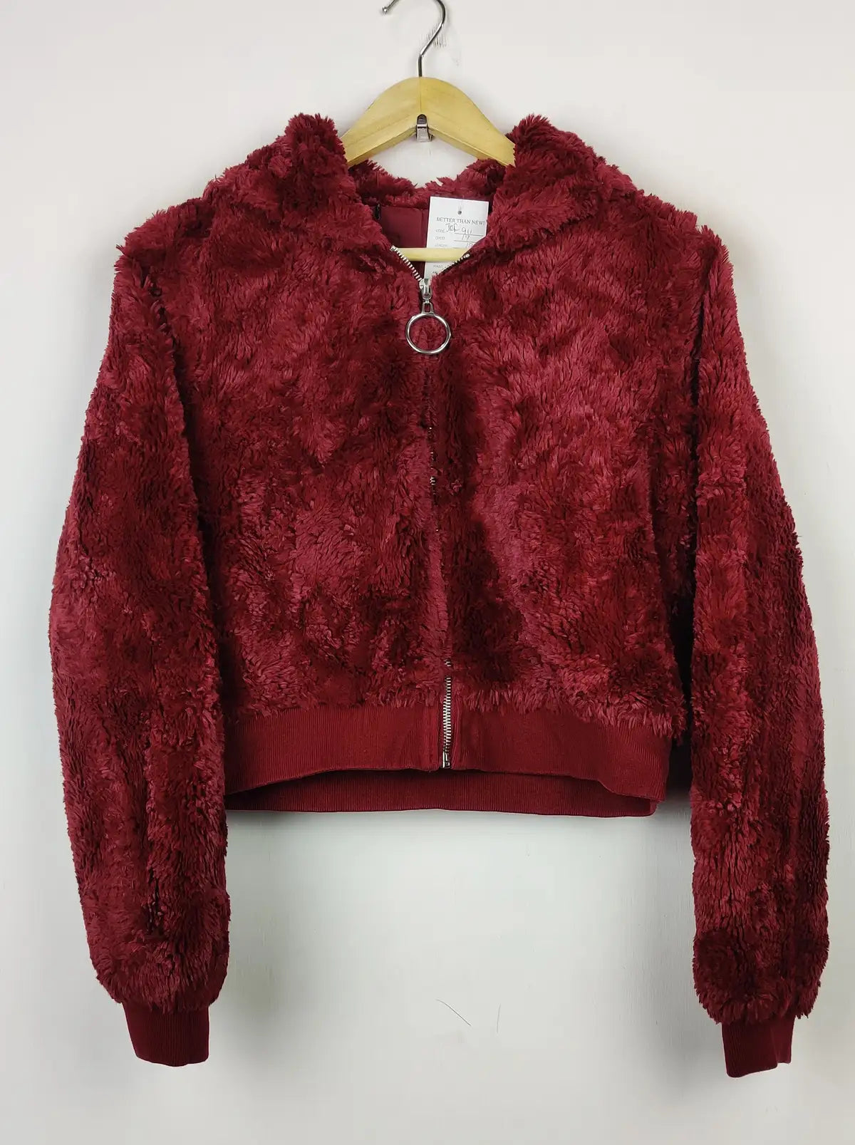 Buy online pre-used pre-loved 100% authentic & Original branded Unknown Brand (JKT-911) available in Pakistan. Top international brands avilable.