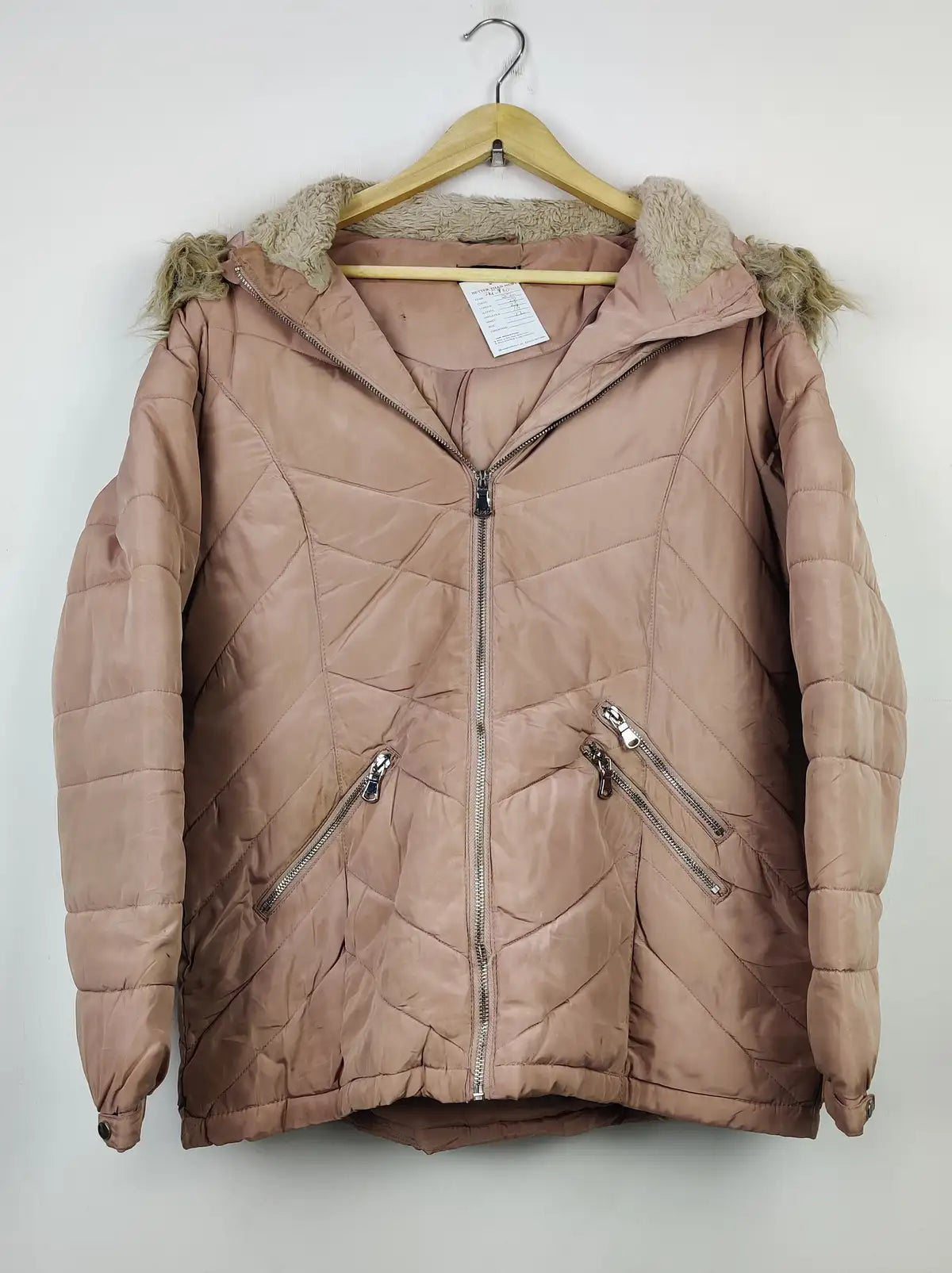 Buy online pre-used pre-loved 100% authentic & Original branded F&F (JKT-930) available in Pakistan. Top international brands avilable.