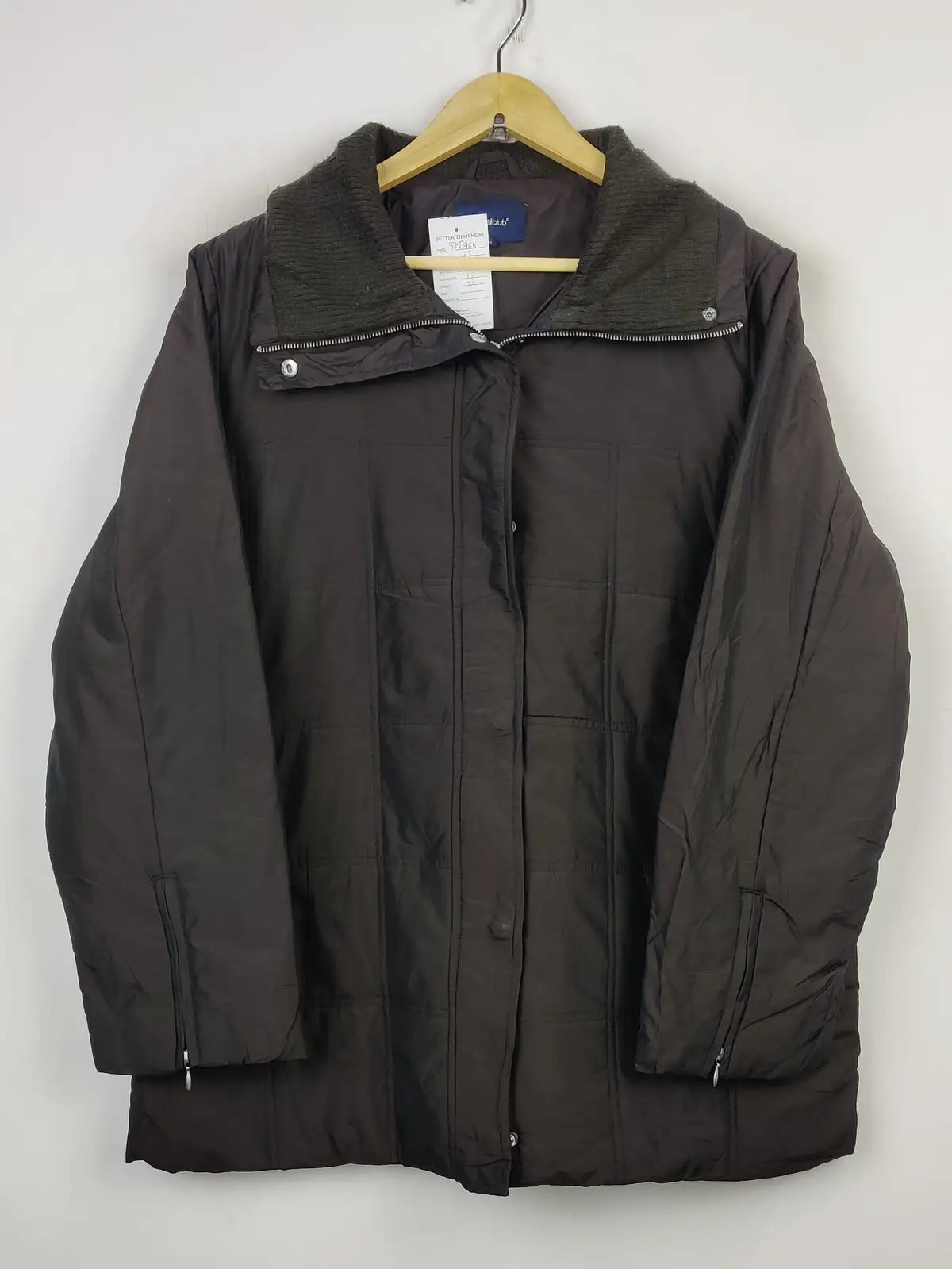 Buy online pre-used pre-loved 100% authentic & Original branded Casualclub (JKT-966) available in Pakistan. Top international brands avilable.