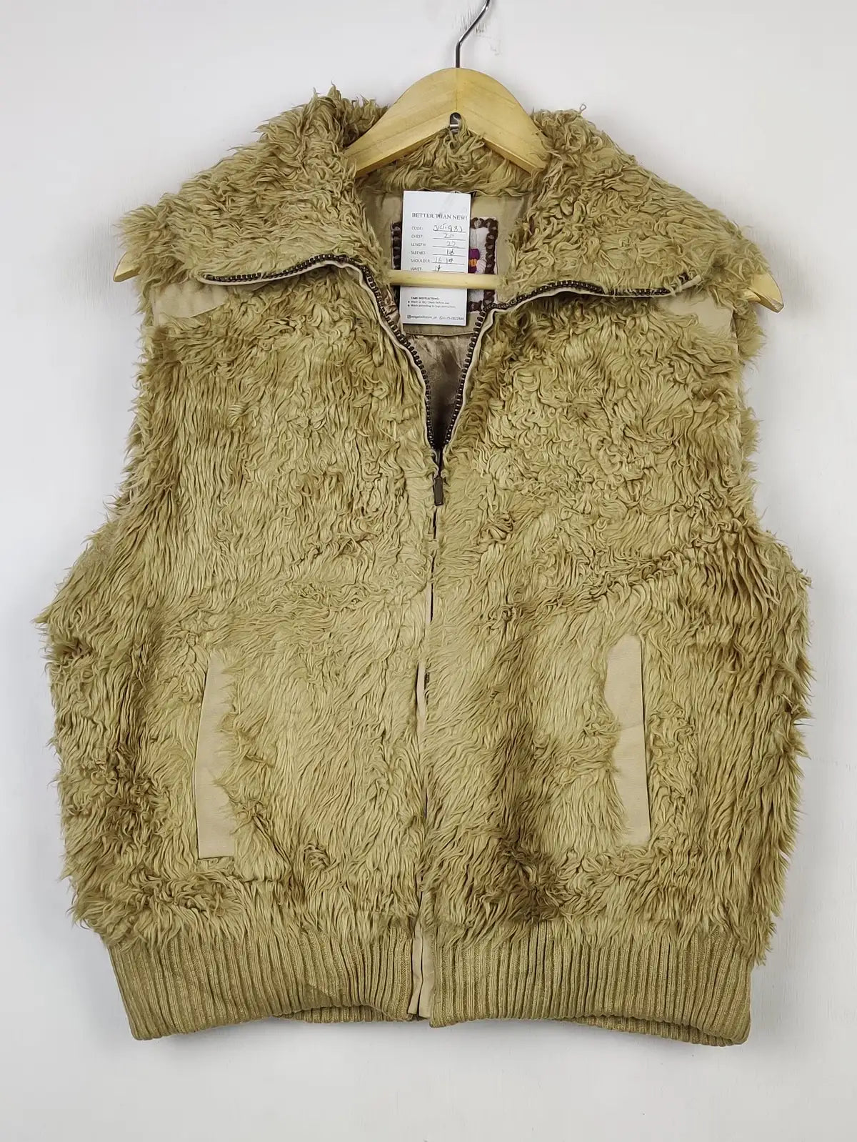 Buy online pre-used pre-loved 100% authentic & Original branded George (JKT-983) available in Pakistan. Top international brands avilable.