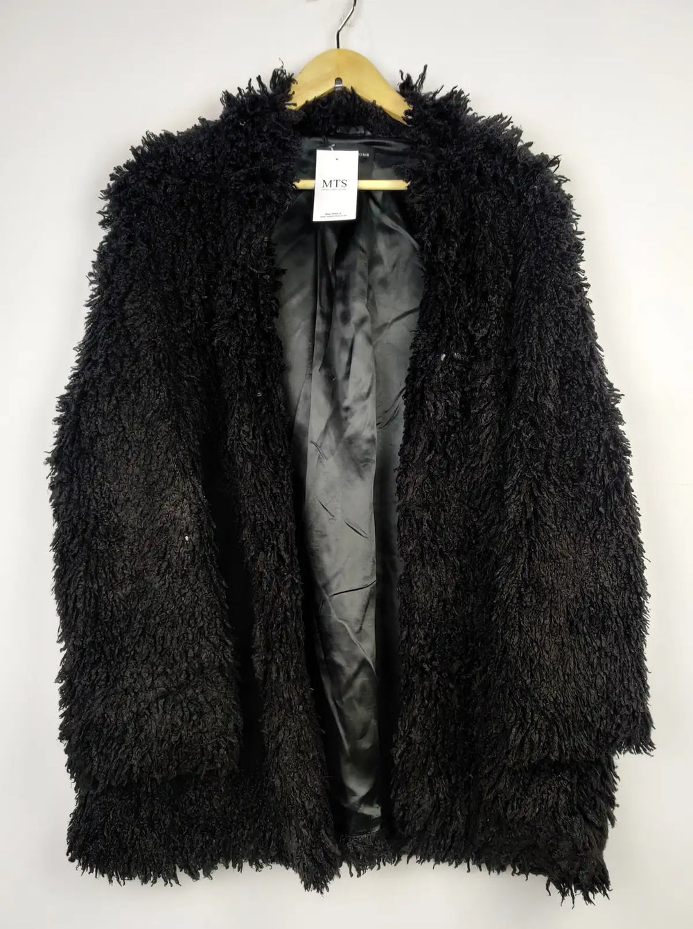 Buy online pre-used pre-loved 100% authentic & Original branded Dorothy Perkins (JKT-994) available in Pakistan. Top international brands avilable.