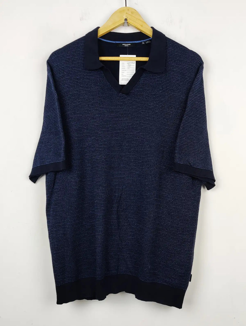 Buy online pre-used pre-loved 100% authentic & Original branded Jack & Jones (JS-4513) available in Pakistan. Top international brands avilable.