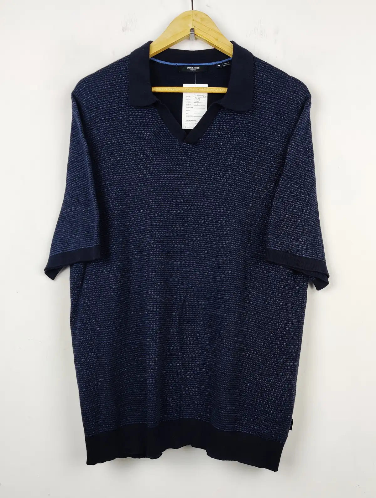 Buy online pre-used pre-loved 100% authentic & Original branded Jack & Jones (JS-4513) available in Pakistan. Top international brands avilable.