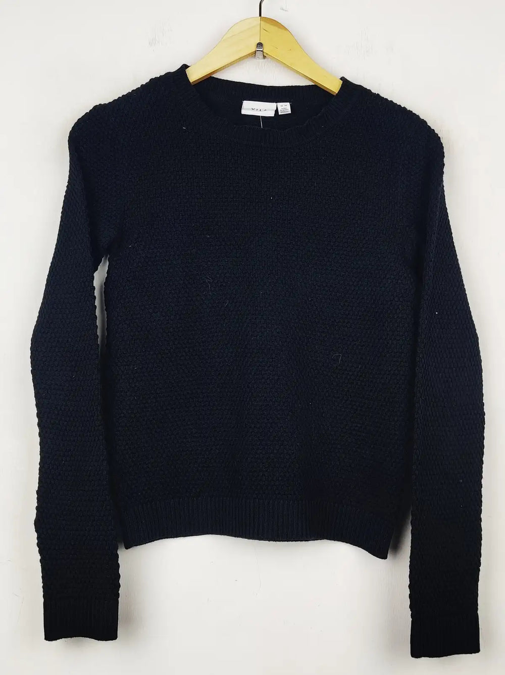 Buy online pre-used pre-loved 100% authentic & Original branded Vila (JS-4528) available in Pakistan. Top international brands avilable.