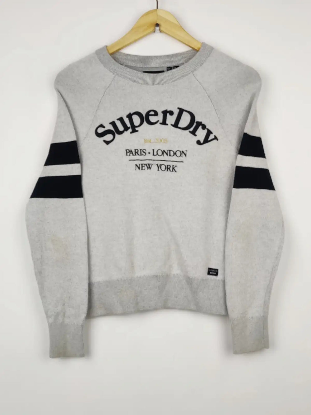 Buy online pre-used pre-loved 100% authentic & Original branded Unknown Brand (JS-4552) available in Pakistan. Top international brands avilable.