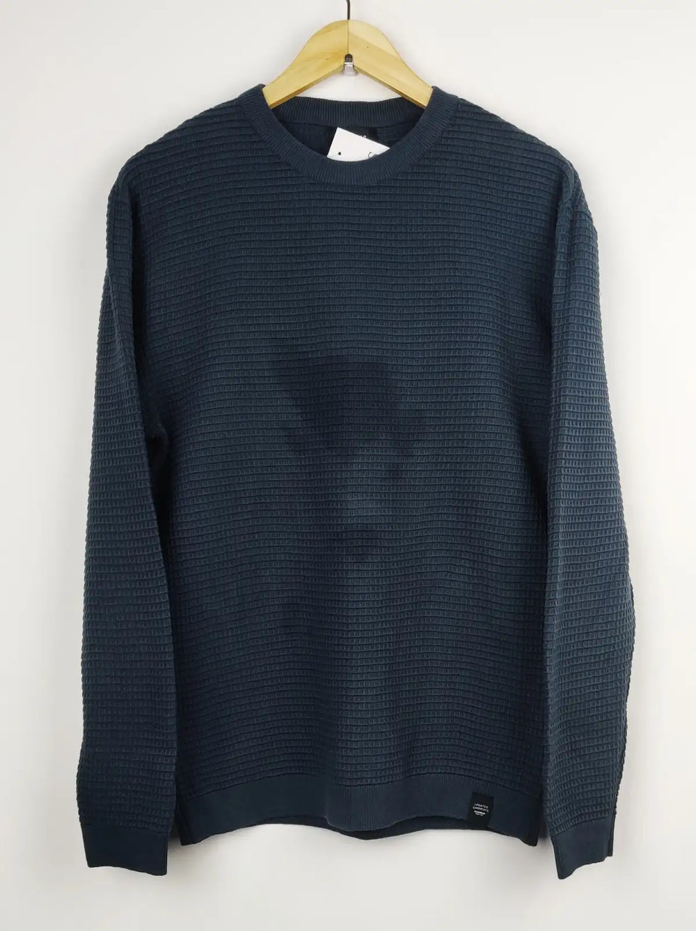 Buy online pre-used pre-loved 100% authentic & Original branded Pull & Bear (JS-4592) available in Pakistan. Top international brands avilable.