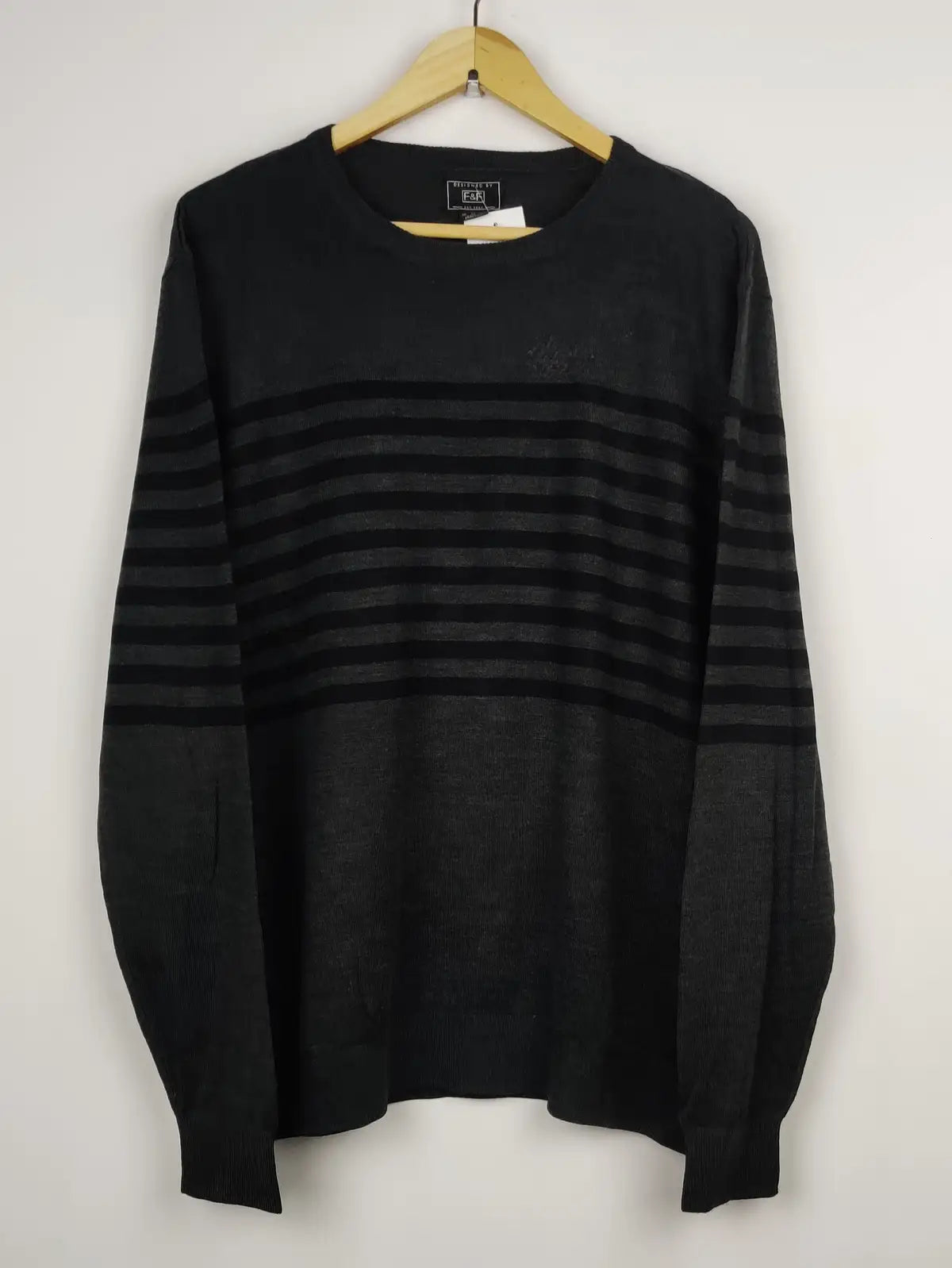 Buy online pre-used pre-loved 100% authentic & Original branded F&F (JS-4689) available in Pakistan. Top international brands avilable.