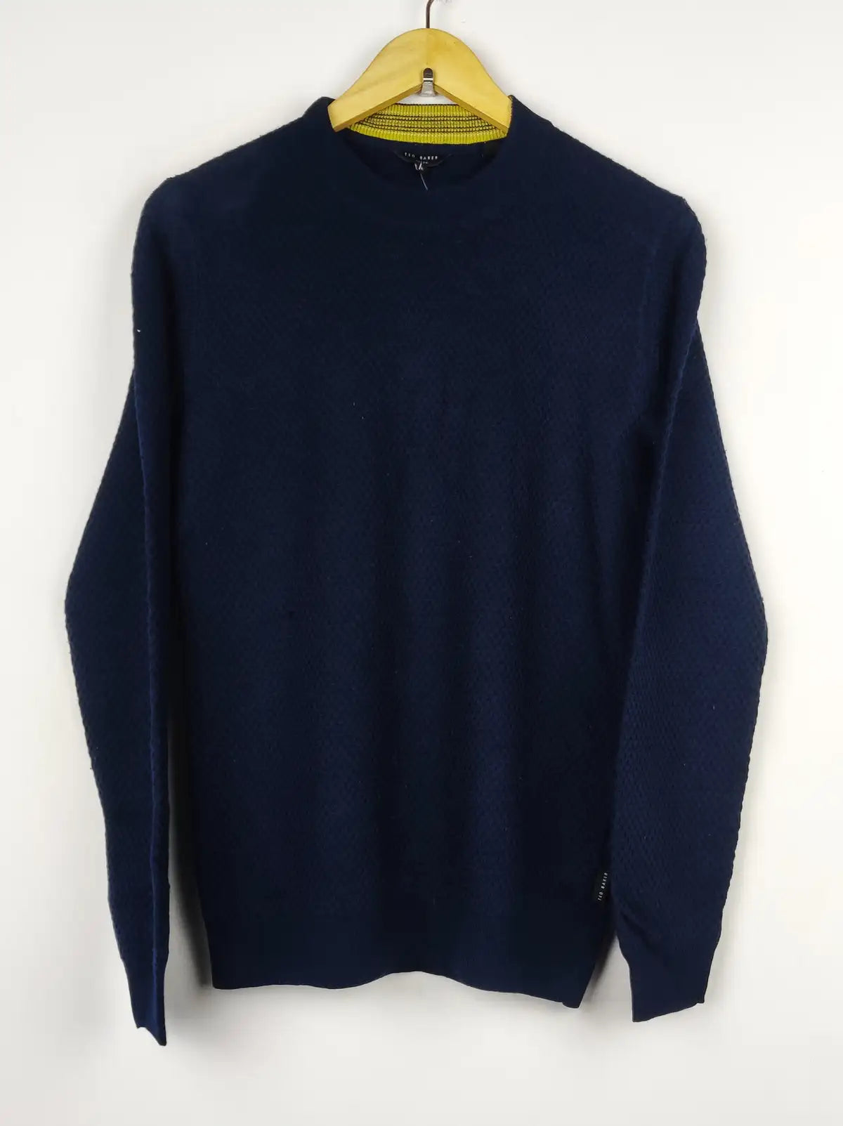 Buy online pre-used pre-loved 100% authentic & Original branded Ted Baker (JS-4755) available in Pakistan. Top international brands avilable.