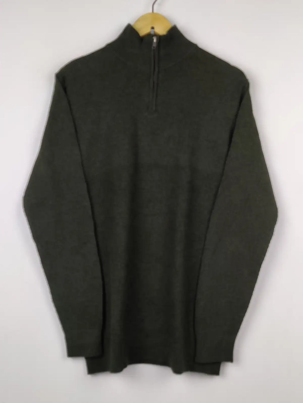 Buy online pre-used pre-loved 100% authentic & Original branded Easy (JS-4774) available in Pakistan. Top international brands avilable.