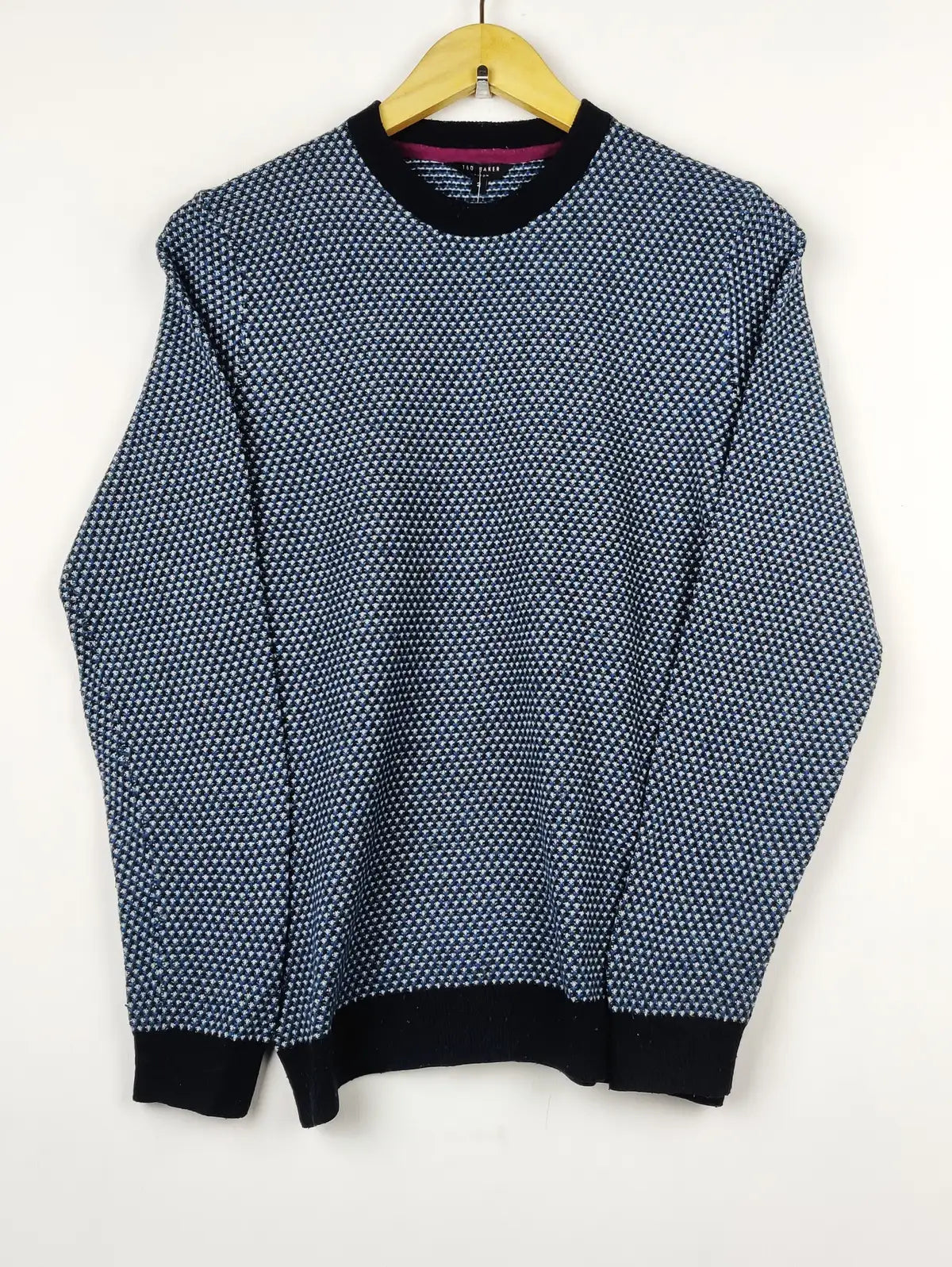 Buy online pre-used pre-loved 100% authentic & Original branded Ted Baker (JS-4841) available in Pakistan. Top international brands avilable.