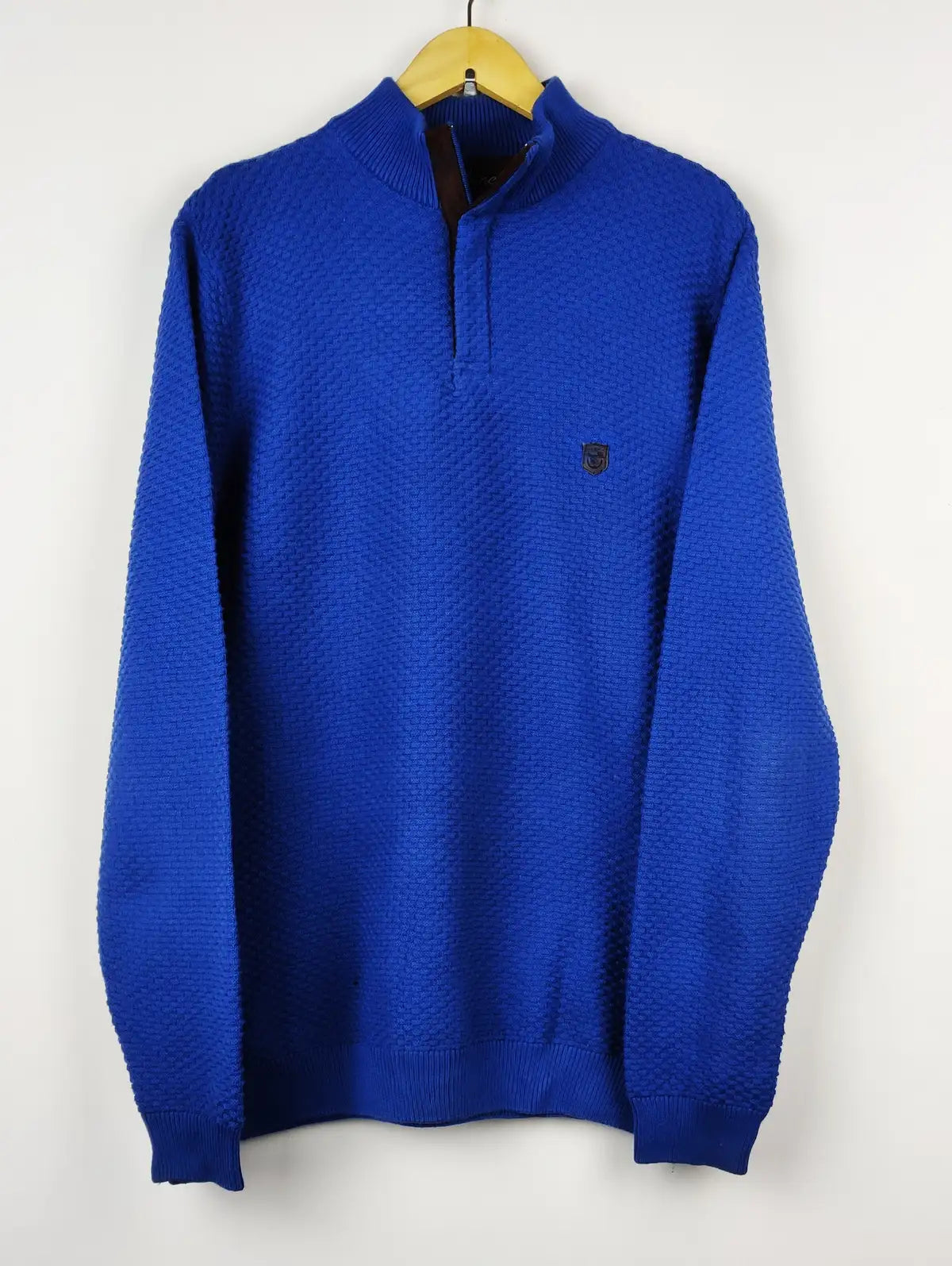 Buy online pre-used pre-loved 100% authentic & Original branded Benetti (JS-4849) available in Pakistan. Top international brands avilable.