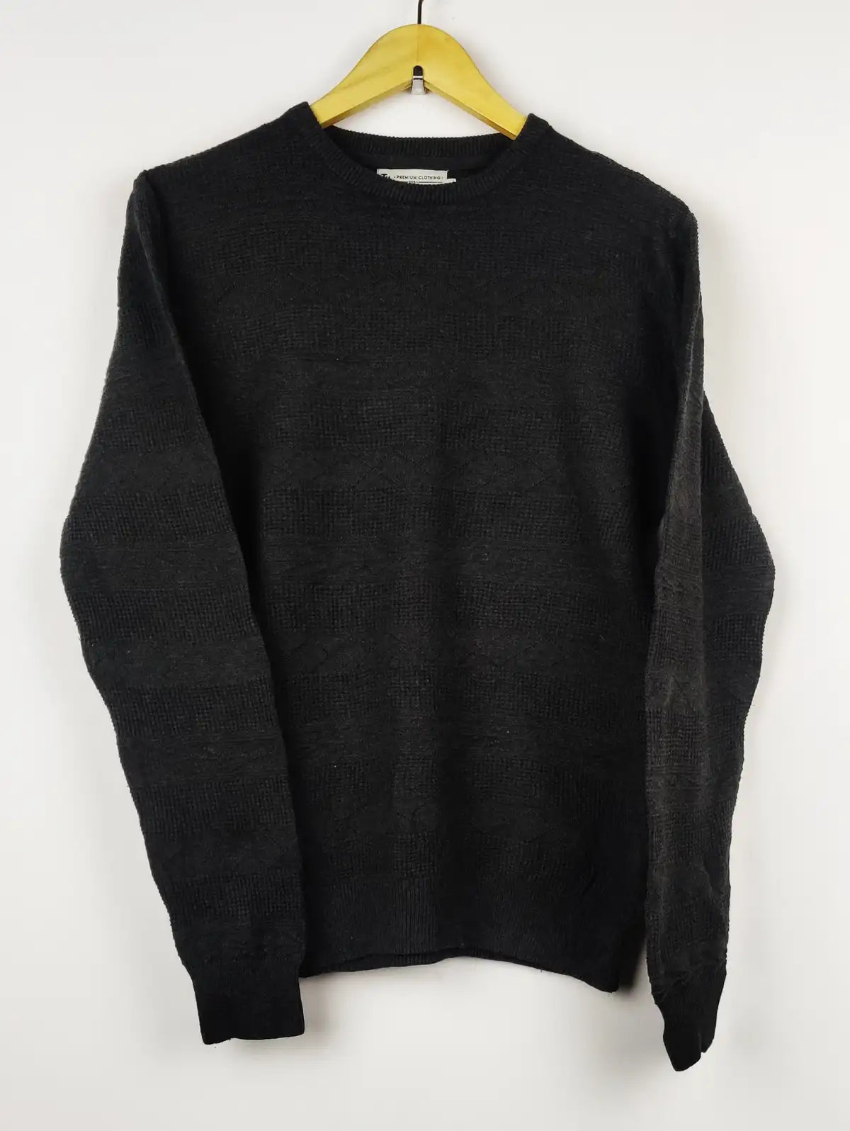 Buy online pre-used pre-loved 100% authentic & Original branded Tu (JS-4851) available in Pakistan. Top international brands avilable.