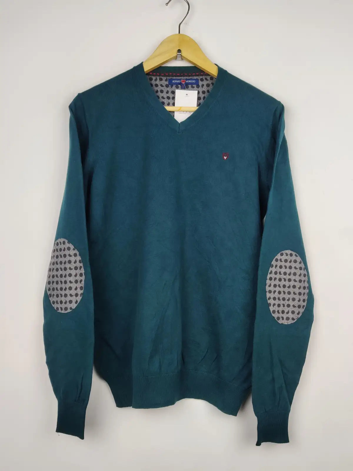 Buy online pre-used pre-loved 100% authentic & Original branded Alvaro Moreno (JS-4914) available in Pakistan. Top international brands avilable.