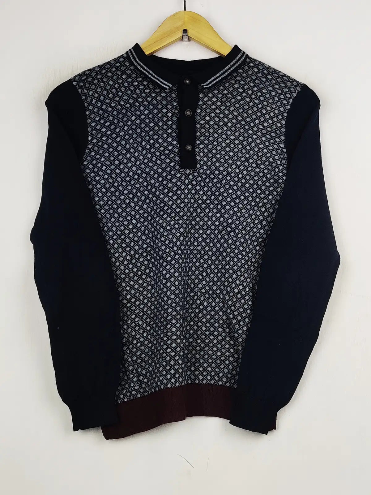Buy online pre-used pre-loved 100% authentic & Original branded Boys (JS-5562) available in Pakistan. Top international brands avilable.