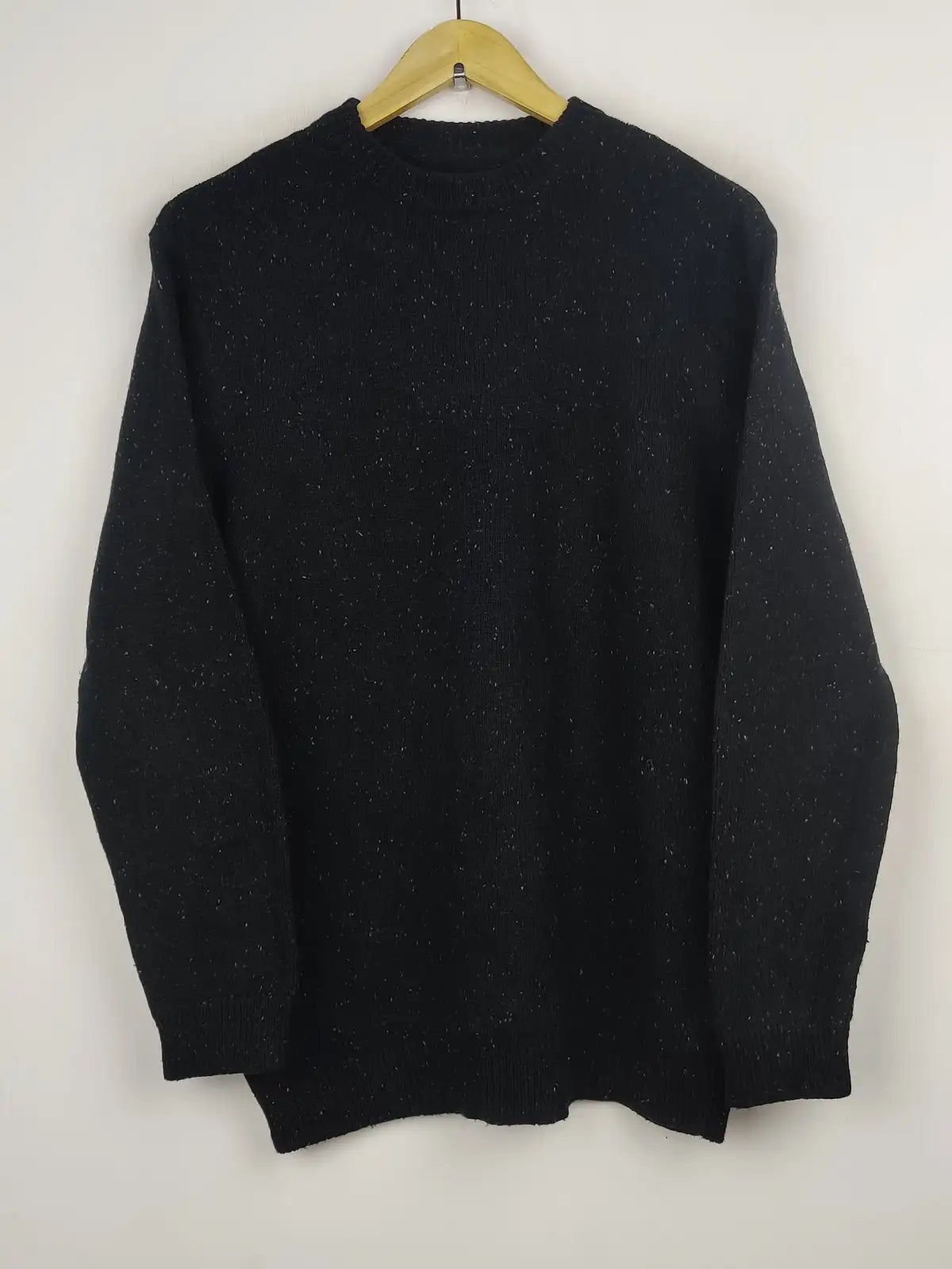 Buy online pre-used pre-loved 100% authentic & Original branded Minimum (JS-5740) available in Pakistan. Top international brands avilable.