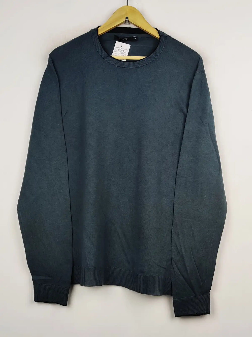 Buy online pre-used pre-loved 100% authentic & Original branded Jack & Jones (JS-5770) available in Pakistan. Top international brands avilable.