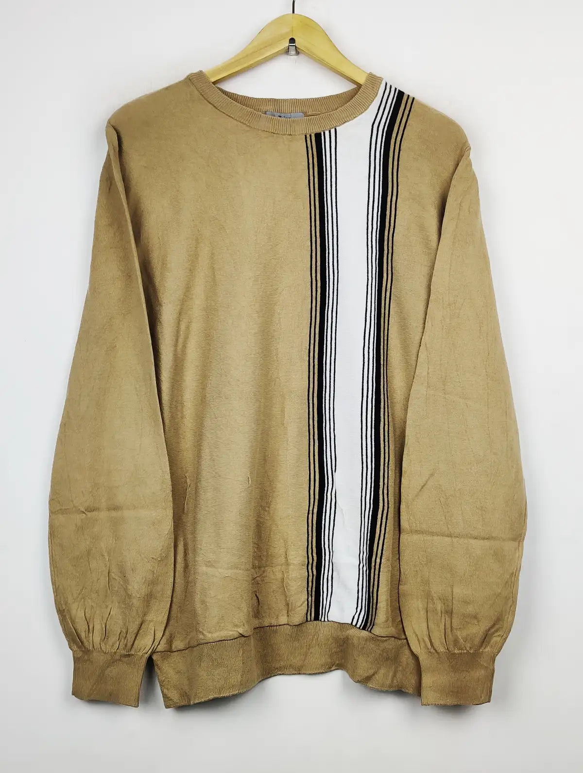 Buy online pre-used pre-loved 100% authentic & Original branded Tu (JS-5870) available in Pakistan. Top international brands avilable.